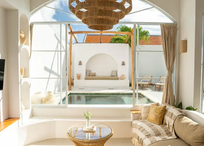 Enya Villas, Brand New Boutique Mediterranean Villa *
