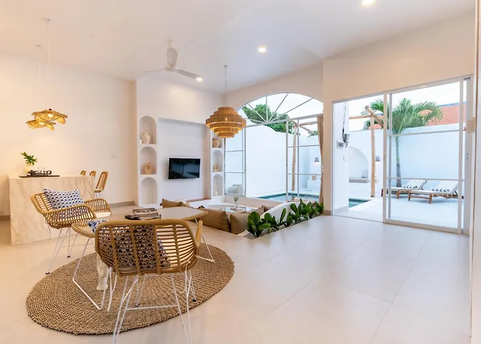 Enya Villas, Brand New Boutique Mediterranean * ウルワツ