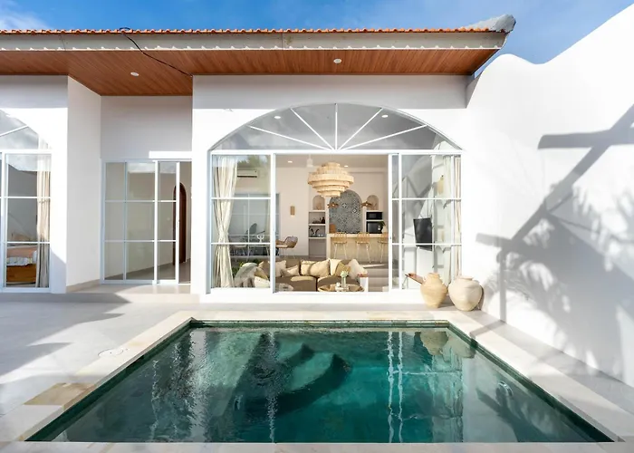Enya Villas, Brand New Boutique Mediterranean Villa *