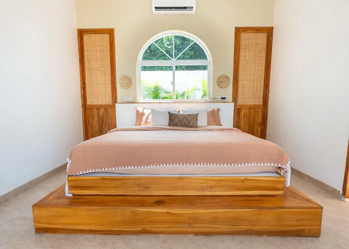Enya Villas, Brand New Boutique Mediterranean * ウルワツ