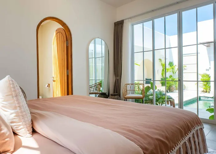 Enya Villas, Brand New Boutique Mediterranean Villa Uluwatu (Bali)