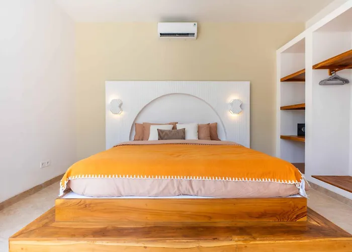Enya Villas, Brand New Boutique Mediterranean Villa *